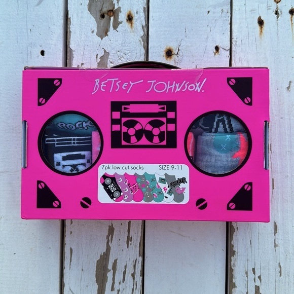 Betsey Johnson Limited Edition Sock Gift Set - Picture 6 of 6
